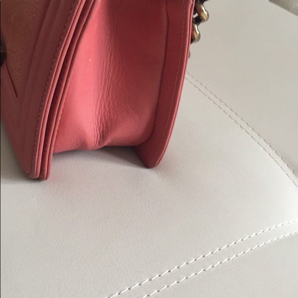 SOLD❌Chanel Metallic Pink Stingray Small Boy - Picture 5 of 8